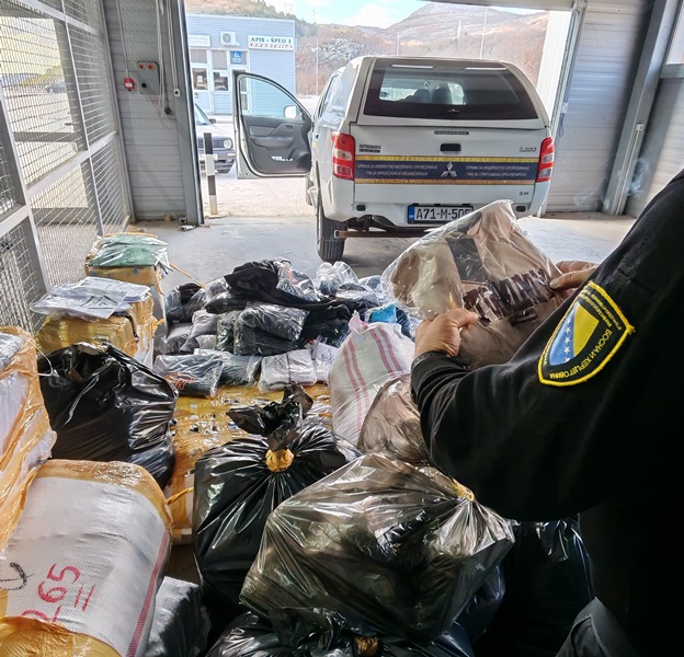 Undeclared textiles seized at the Klobuk border crossing