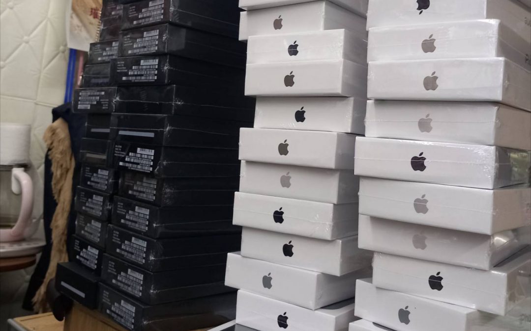 Oduzeta veća količina lažno upakiranih mobilnih telefona